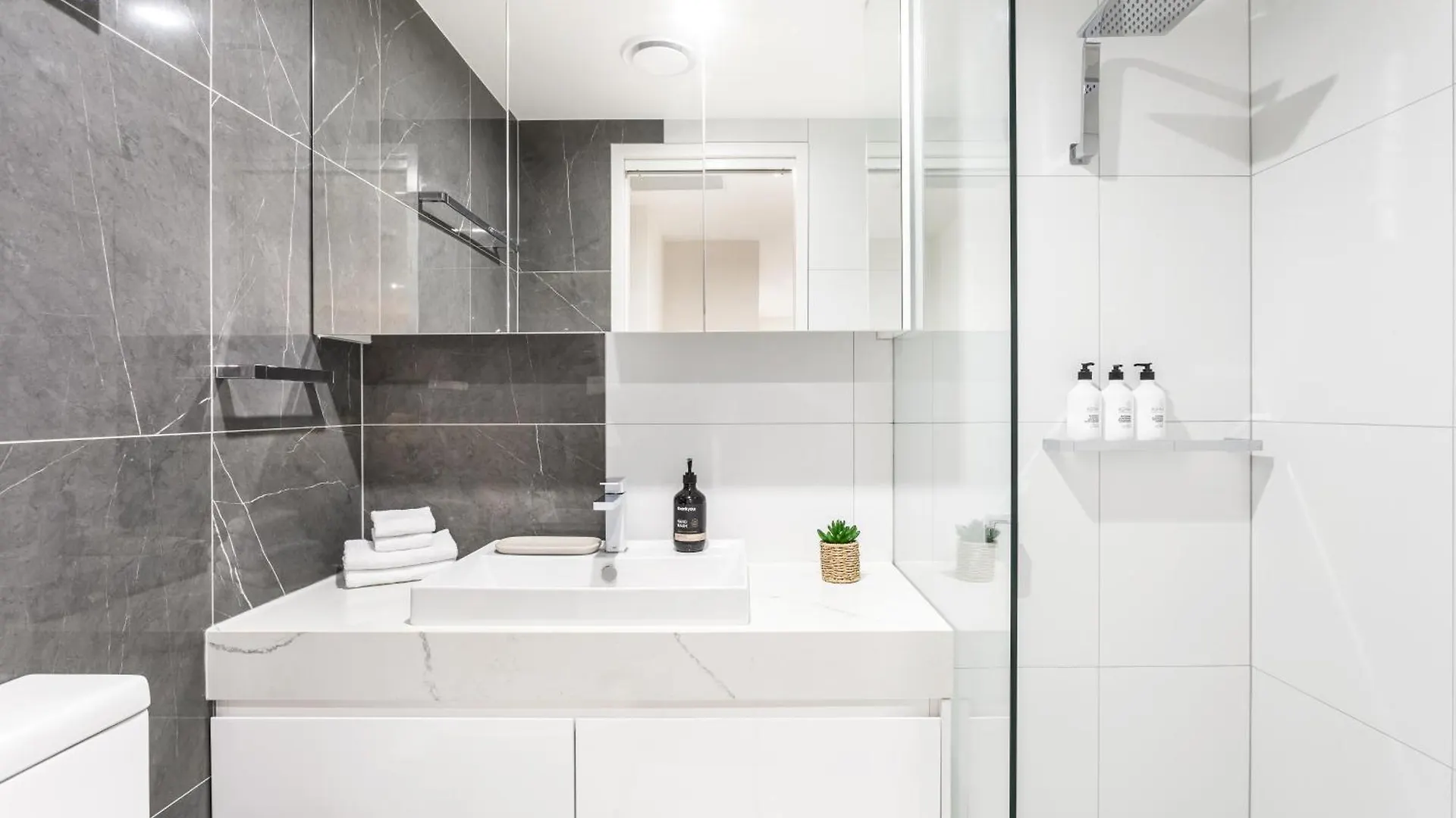 Founders Lane Apartments By Urban Rest Canberra